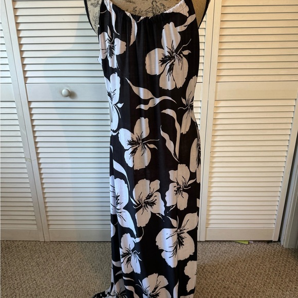 Milano Dress - Picture 3 of 4